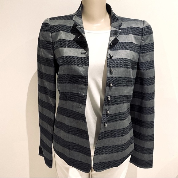 GIORGIO ARMANI BLUE / GRAY COLOR BLAZER. - Picture 3 of 9